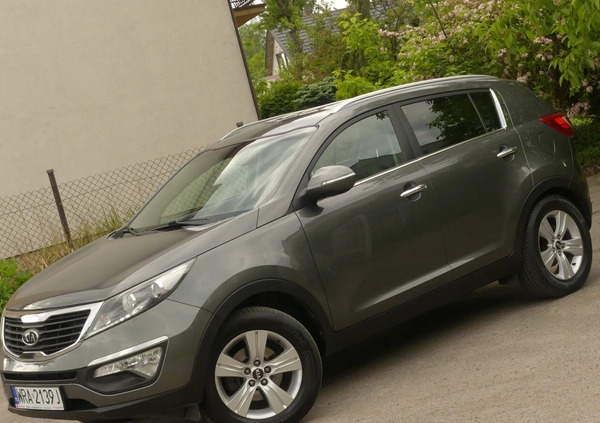 Kia Sportage cena 39700 przebieg: 185000, rok produkcji 2011 z Radom małe 277